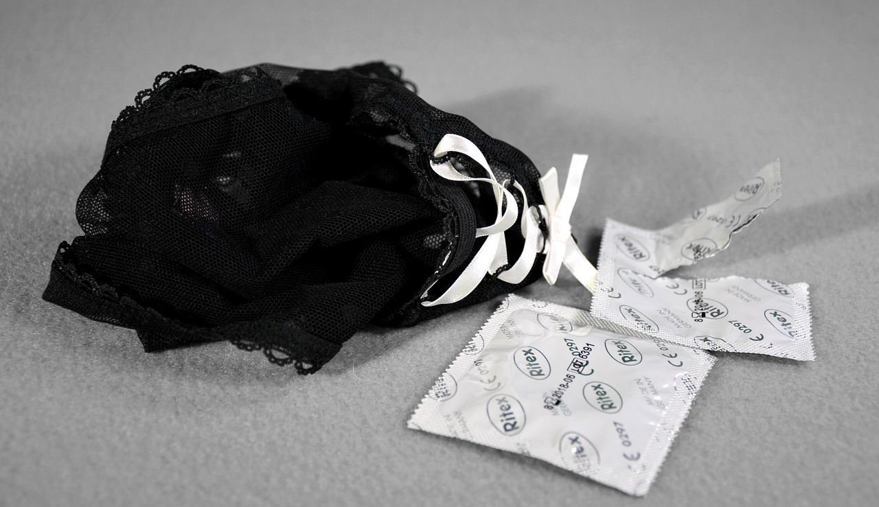 Prezerwatywa jako skuteczny Å›rodek antykoncepcji.